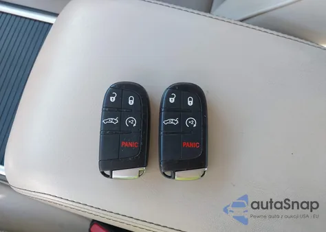 2019 Chrysler 300 Limited из США, поврежденный, VIN 2C3CCAEG8KH698120